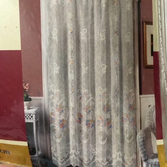 2 Sets of polyester window panels, one new se, one slightly used; 4 pcs total - Picture 10 of 16